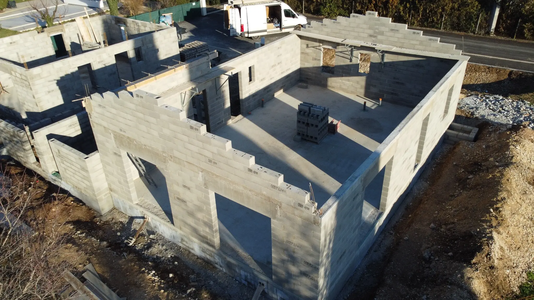 Maçonnerie et linteaux d’une seconde maison neuve à Carpentras