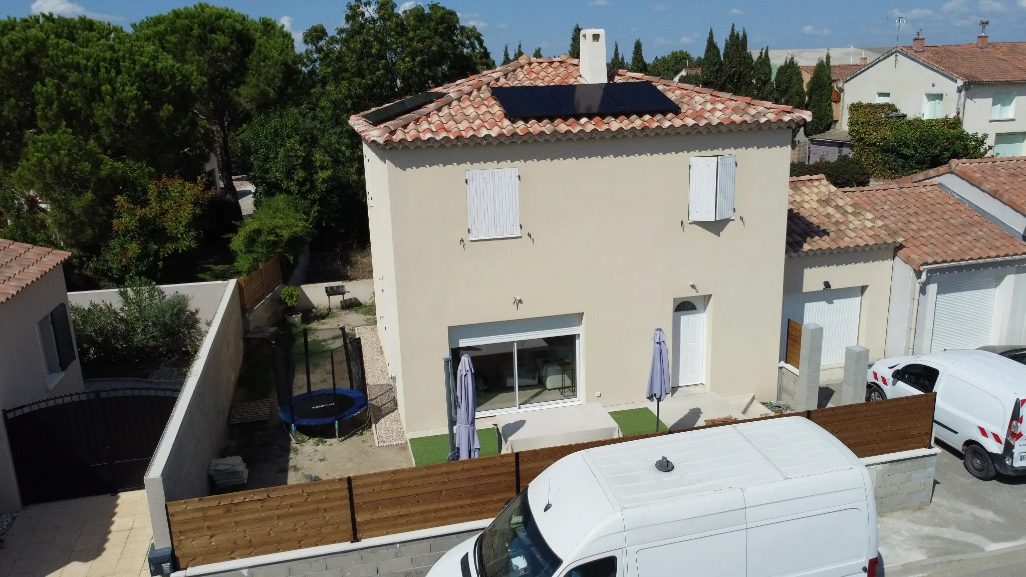 Façade terminée d’une maison neuve à étage à Châteaurenard