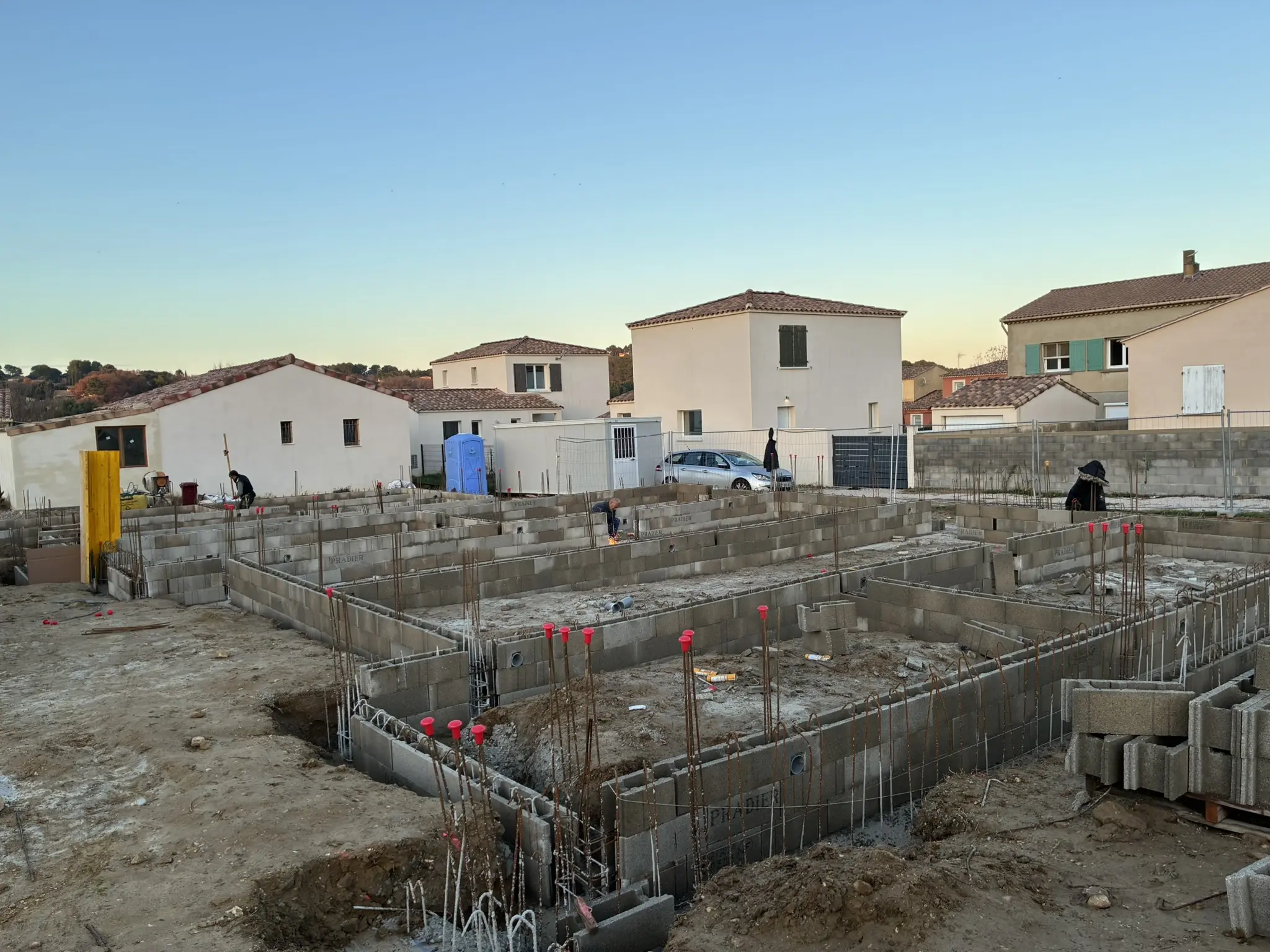 Vide sanitaire et murs de soubassement de six logements à Gaujac