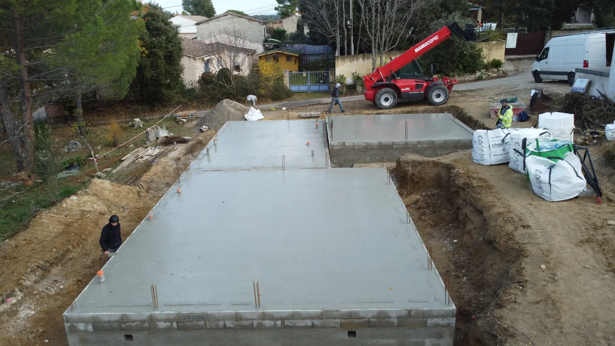Dalles béton du rez-de-chaussée d’une maison à Robion