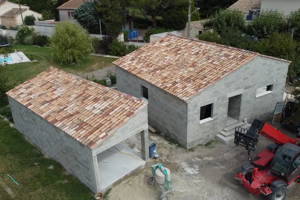 Maison neuve avec garage construite à Althen-des-Paluds