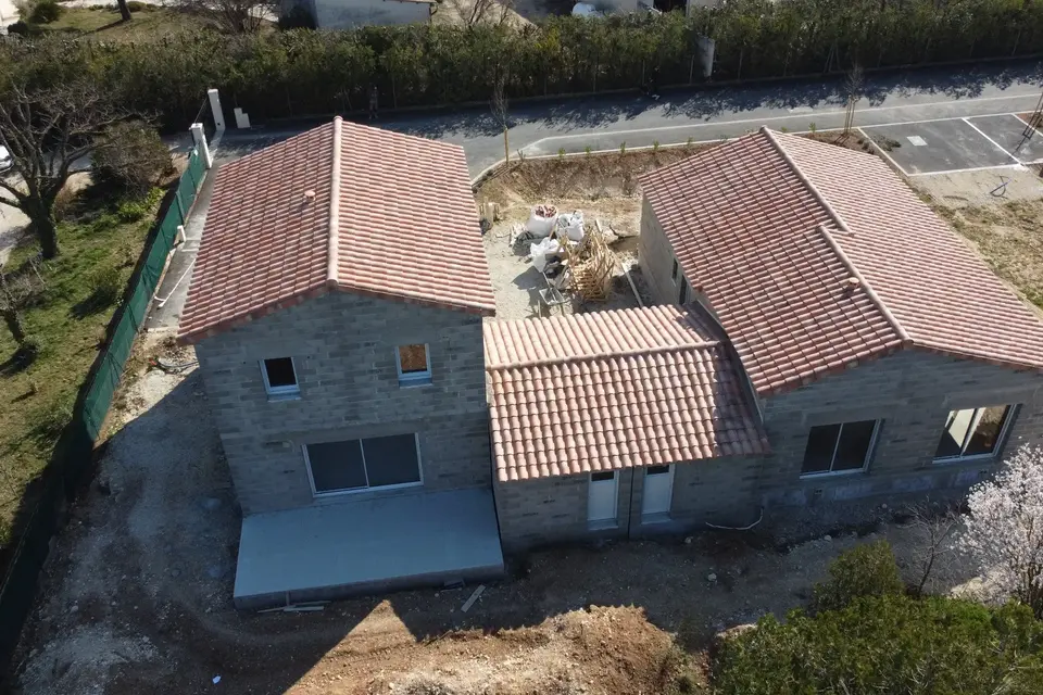 Deux maisons neuves construites à Carpentras