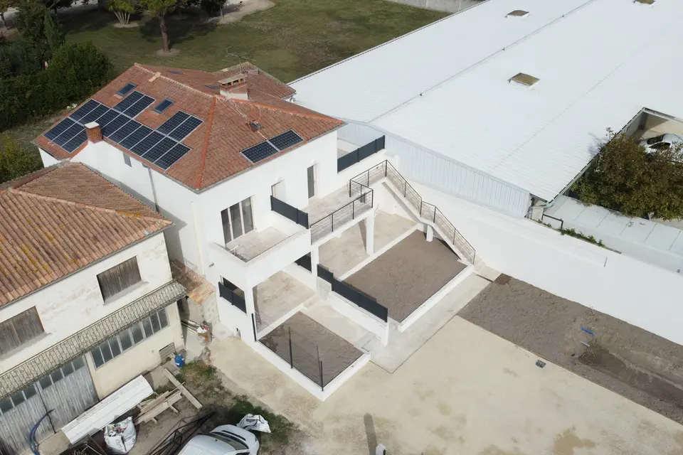 Maison entièrement rénovée à Althen-des-Paluds