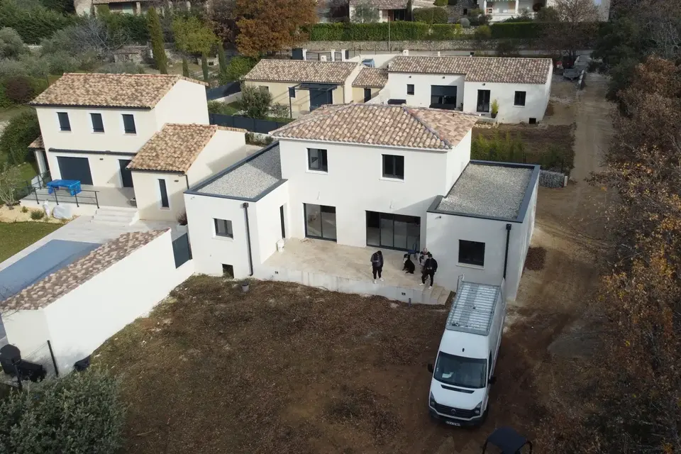 Maison neuve construite à Venasque